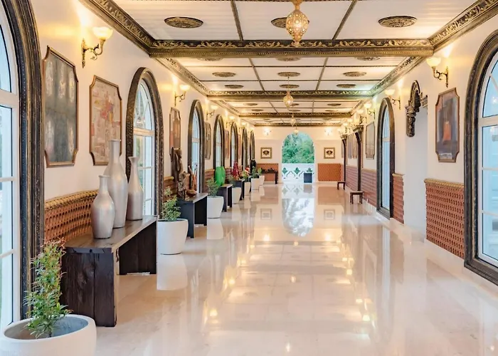 Bali Mansion Hotel *